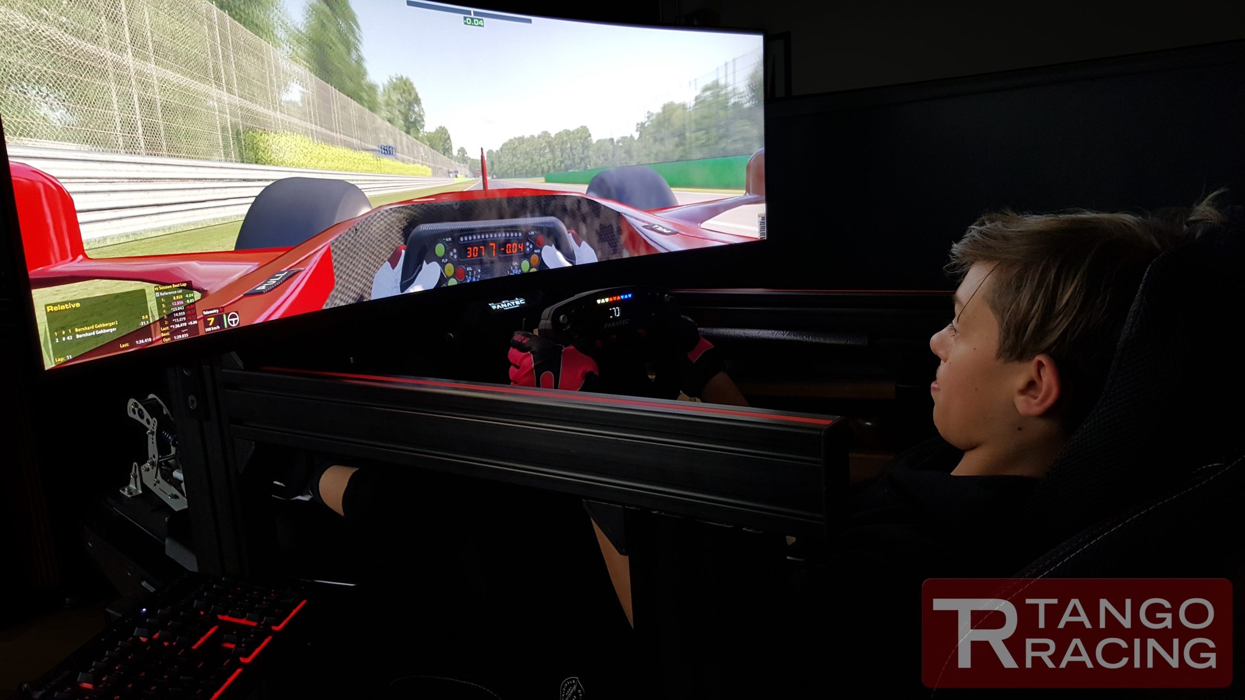 TANGO RACING F1-Simulator startet seinen Betrieb