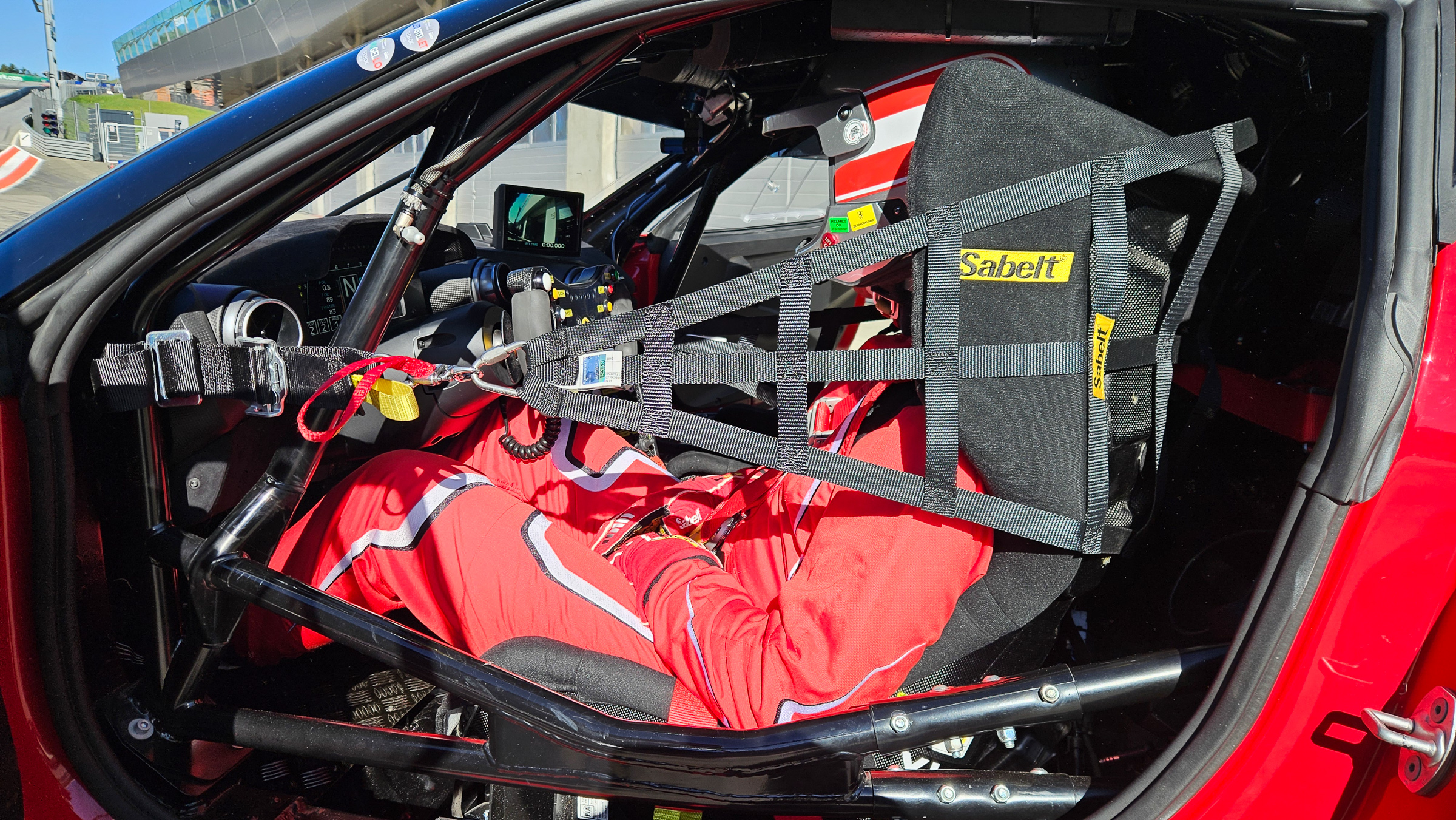 Ferrari 296 Challenge in der Boxengasse
