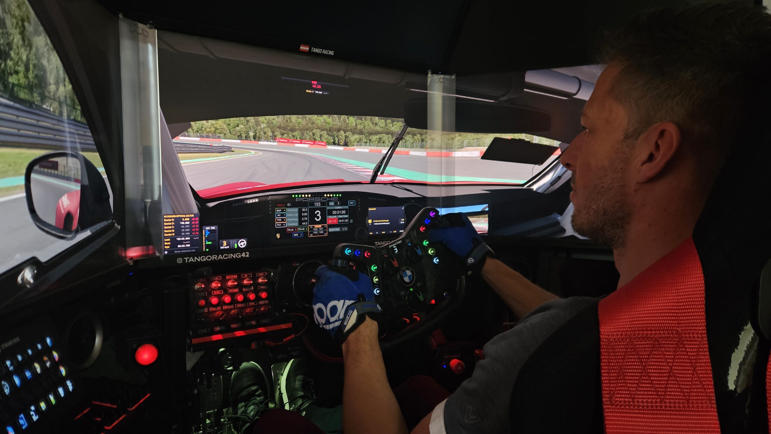 Porsche 911 GT3 Cup im TANGO RACING GT-Simulator