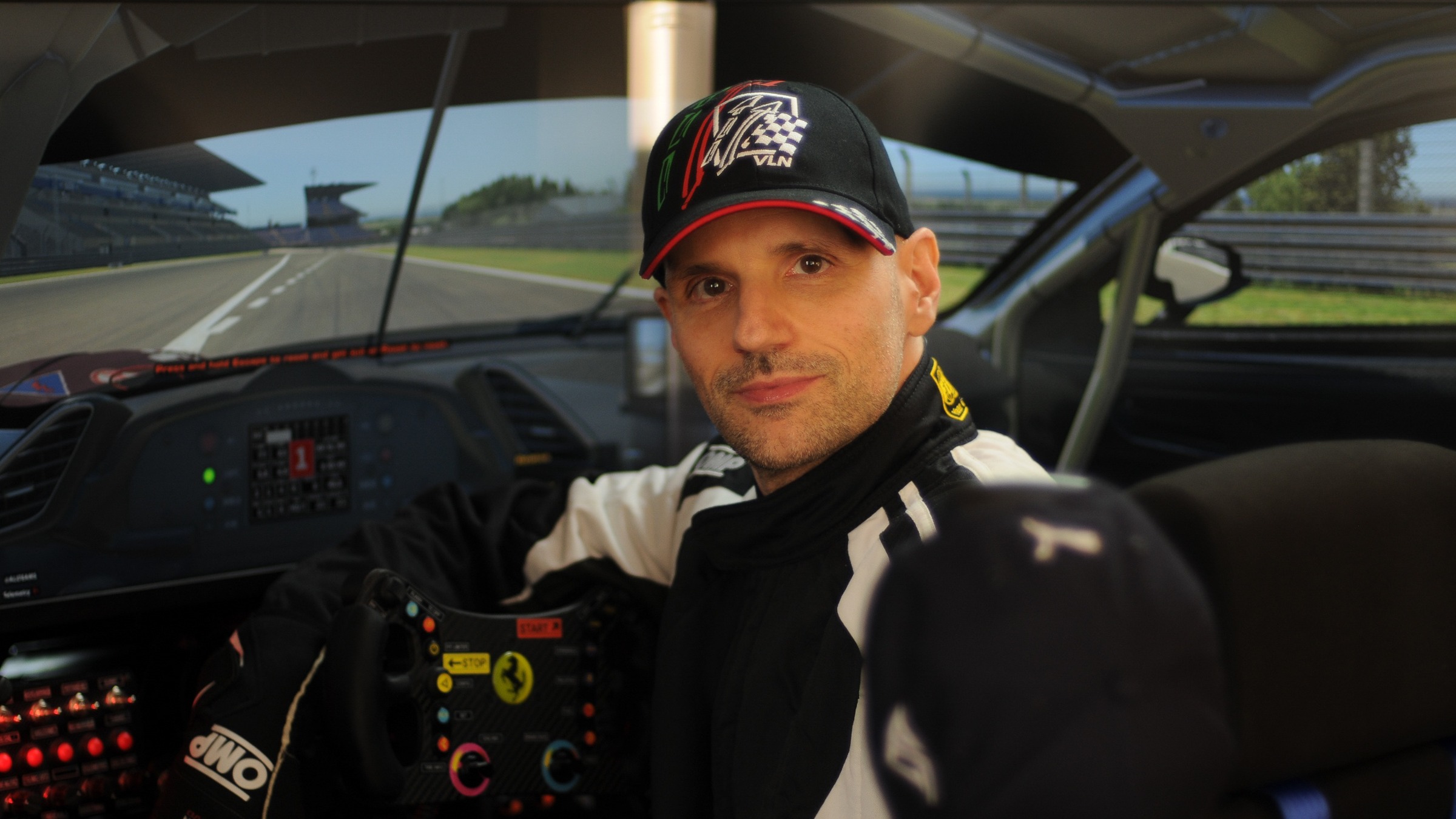 Bernhard Gehberger im TANGO RACING Simulator