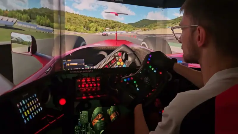 "Dive-Bombing" am Red Bull Ring im Williams-Toyota FW31 - Überholmaneuver ohne Knopf..